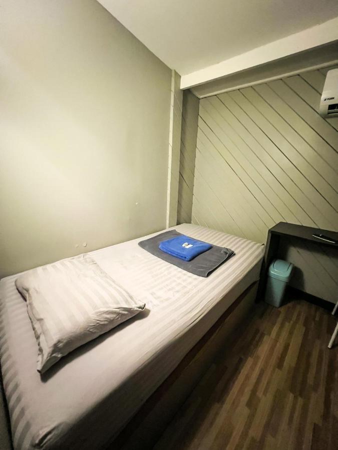Baan Chanasongkram Bangkok Bagian luar foto