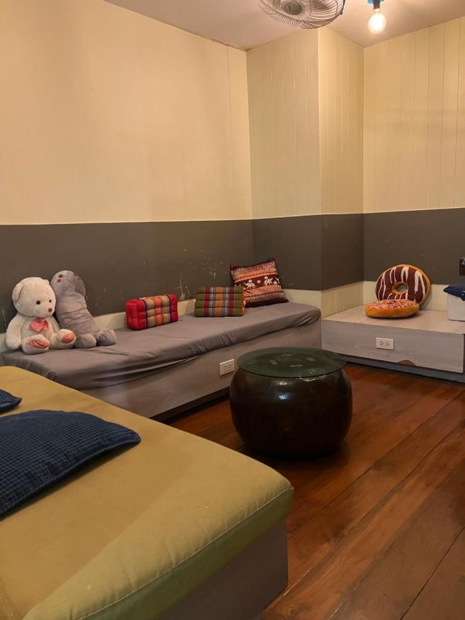 Baan Chanasongkram Bangkok Bagian luar foto